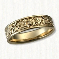 'Triangle with Holly Leaves & Berries'  Wedding Band